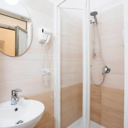 מלון Martini Bed 3*