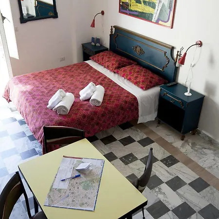 Martini Bed ホテル 3*